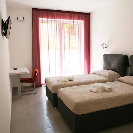 Erika Bed & Breakfast *
