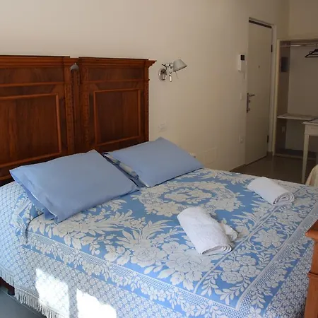 فندق مبيت وإفطار Erika *