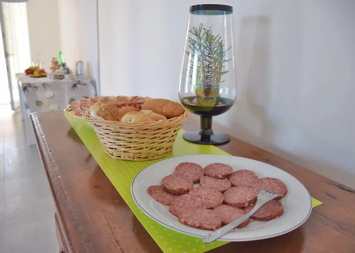 住宿加早餐酒店 Erika 圣贝内代托-德尔特龙托