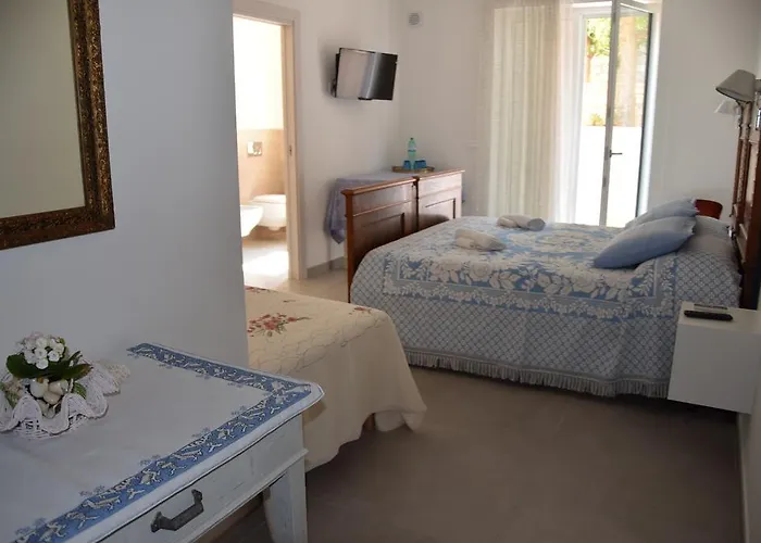 住宿加早餐酒店 Erika 圣贝内代托-德尔特龙托